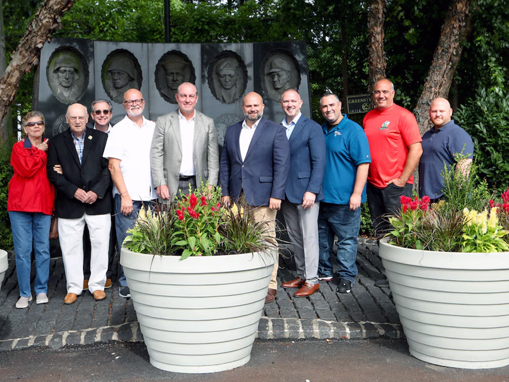 Borough President Vito Fossella, Councilman Joseph Borelli (R-South Shore), and South Shore BID representatives announced the completion of the Great Kills Veterans Memorial beautification project. Photo by: Staten Island Advance/ Priya Shah